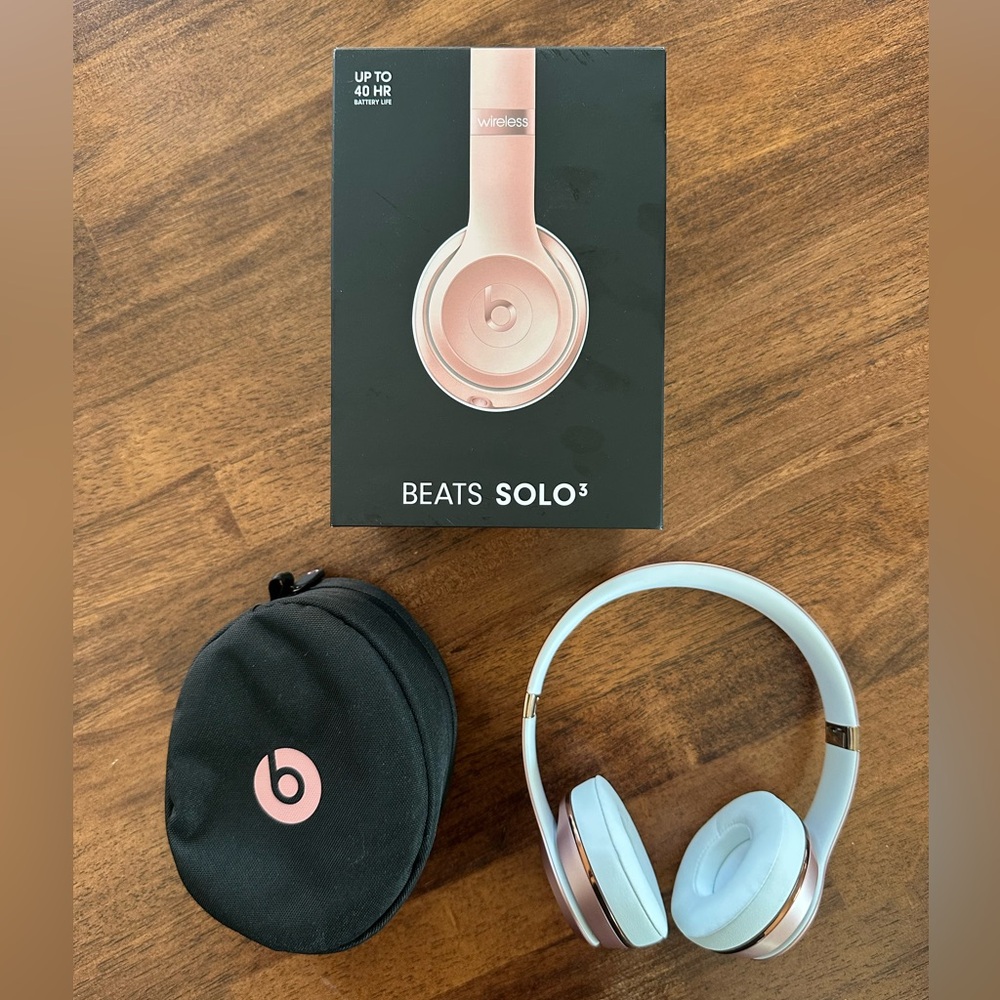 Beats Solo3 Wireless Headphones - Rose Gold